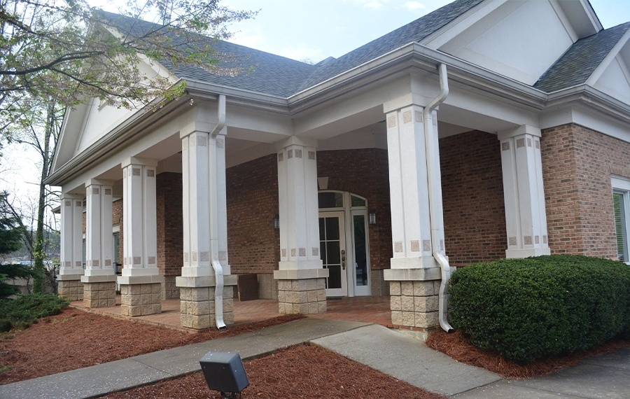 Outside view of Lifetime Dental of Gainesville